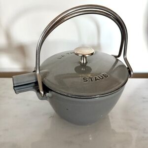 STAUB Tea Kettle - Graphite Grey